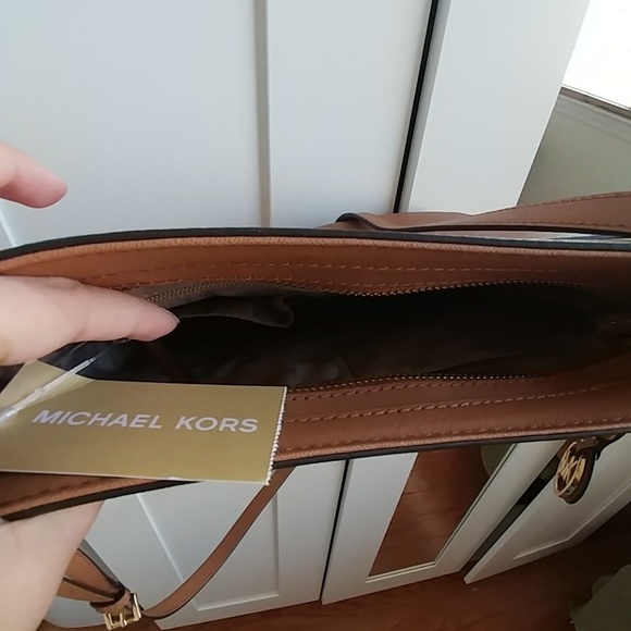 Michael Kors Jet Set Travel Bag (Acorn) - Picture 3 of 3
